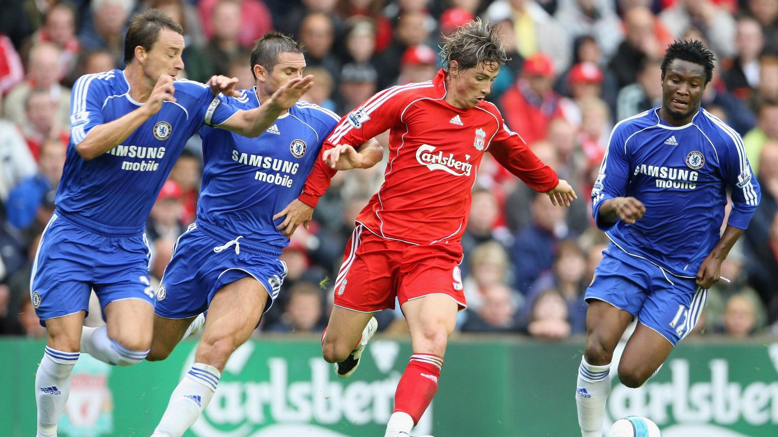 创纪录足球队保持赛季不败，足球联赛不败纪录