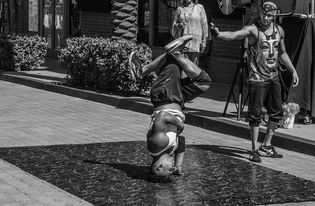 星空体育下载-“2025世界运动会：运动舞蹈，舞者用节奏打破极限，激烈角逐精彩不停”